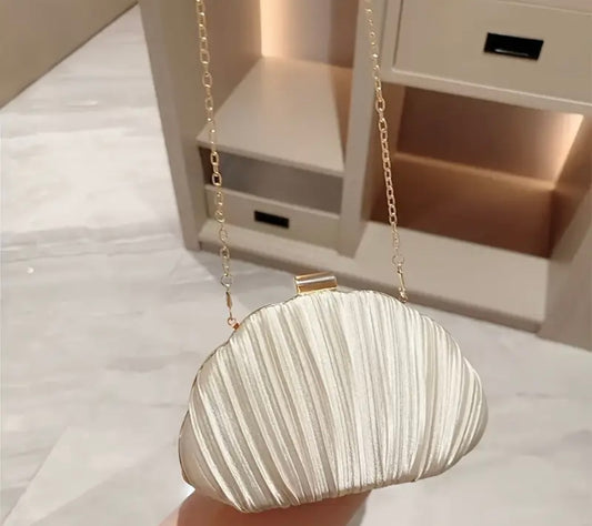 Elegant Shell Clutch - Champagne