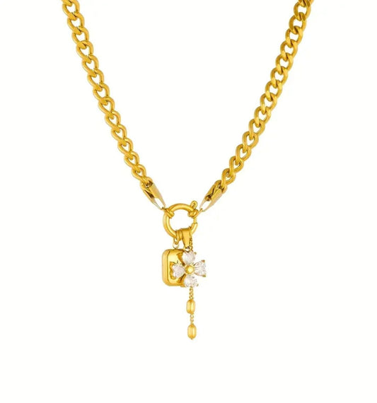 Thick Chain Necklace with Pendant - Golden