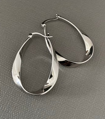 Twisted Oval Earrings - Silver