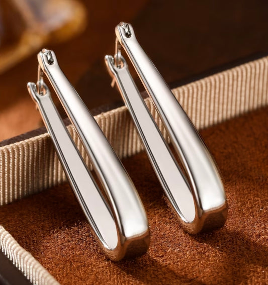 Minimalist Oval Earrings - Silver