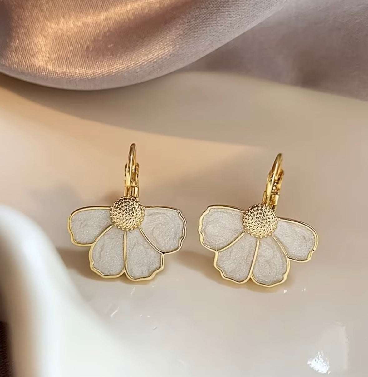 Small Flower Dangle Earrings - Gold