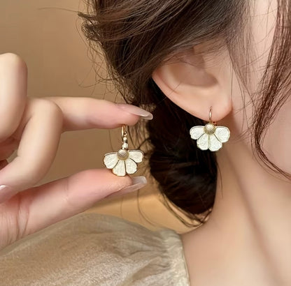 Small Flower Dangle Earrings - Gold