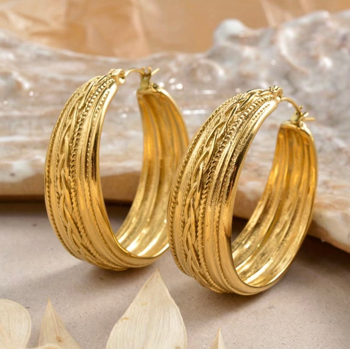Embossed Round Shape Earrings - Gold