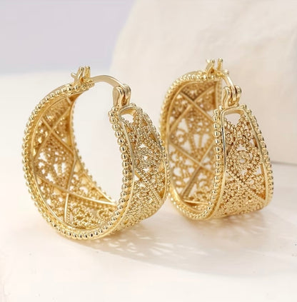 Intricate Round Shape Filigree Earrings - Gold