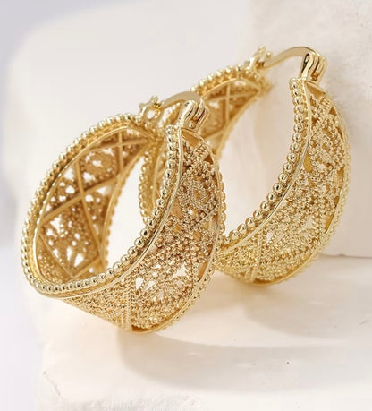 Intricate Round Shape Filigree Earrings - Gold
