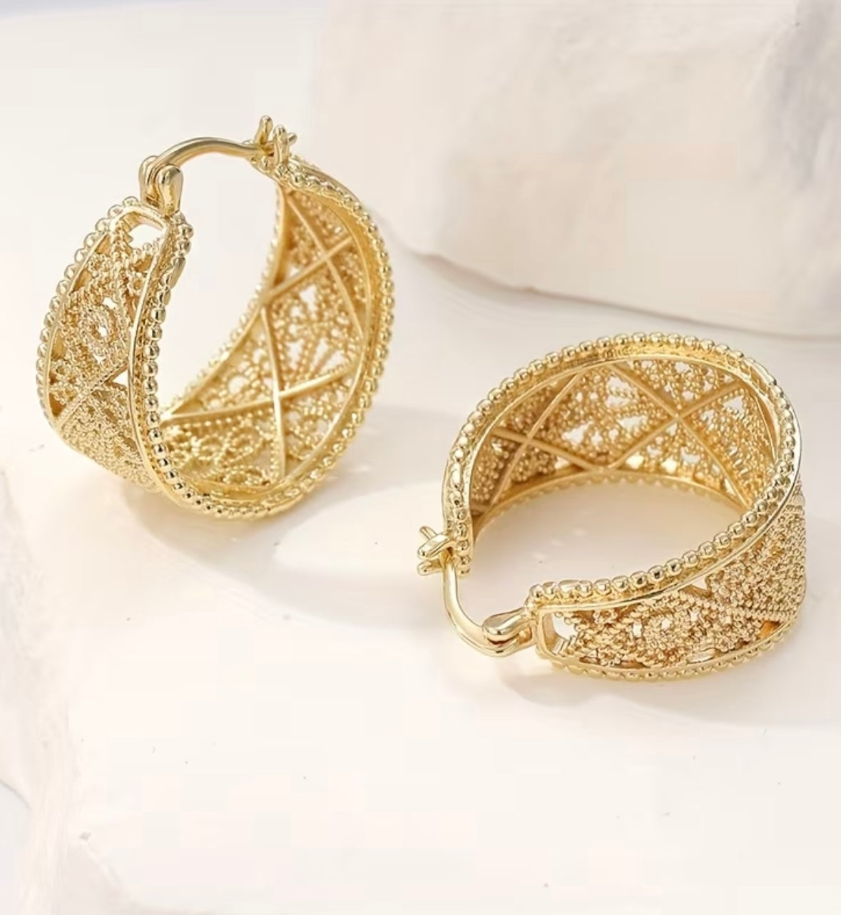Intricate Round Shape Filigree Earrings - Gold