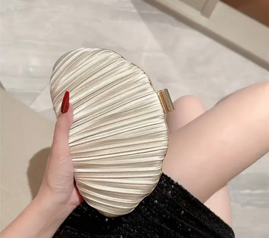 Elegant Shell Clutch - Champagne