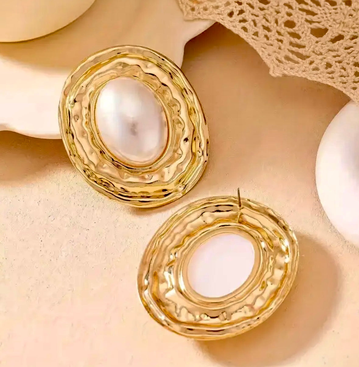 Large Oval Earrings - Golden