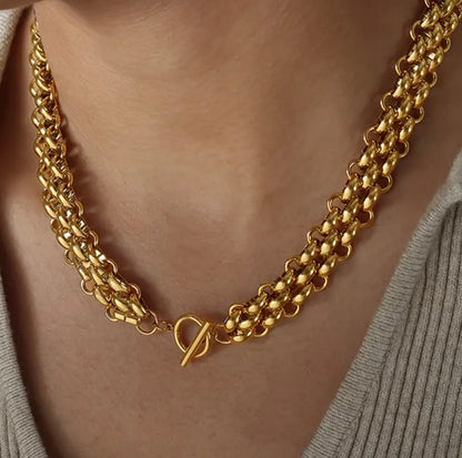 Interlocking Chain Link Necklace - Golden