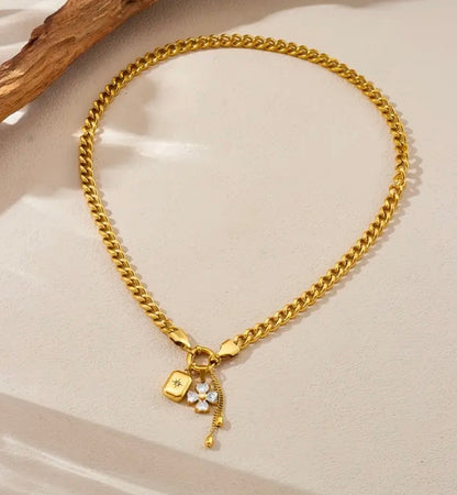 Thick Chain Necklace with Pendant - Golden