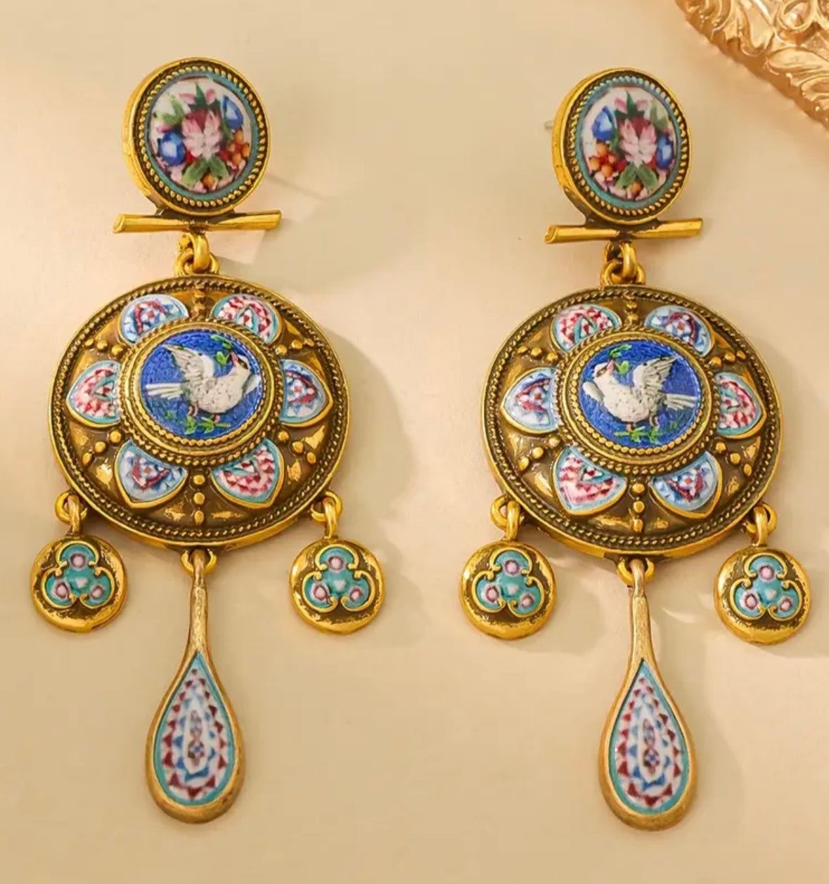 Vintage Ethnic Earrings - Golden