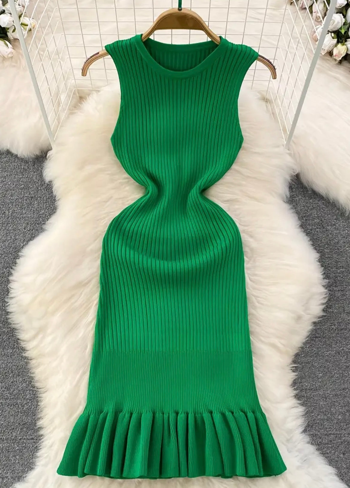 Midi Ribbed Dress with Ruffle - Green - size S