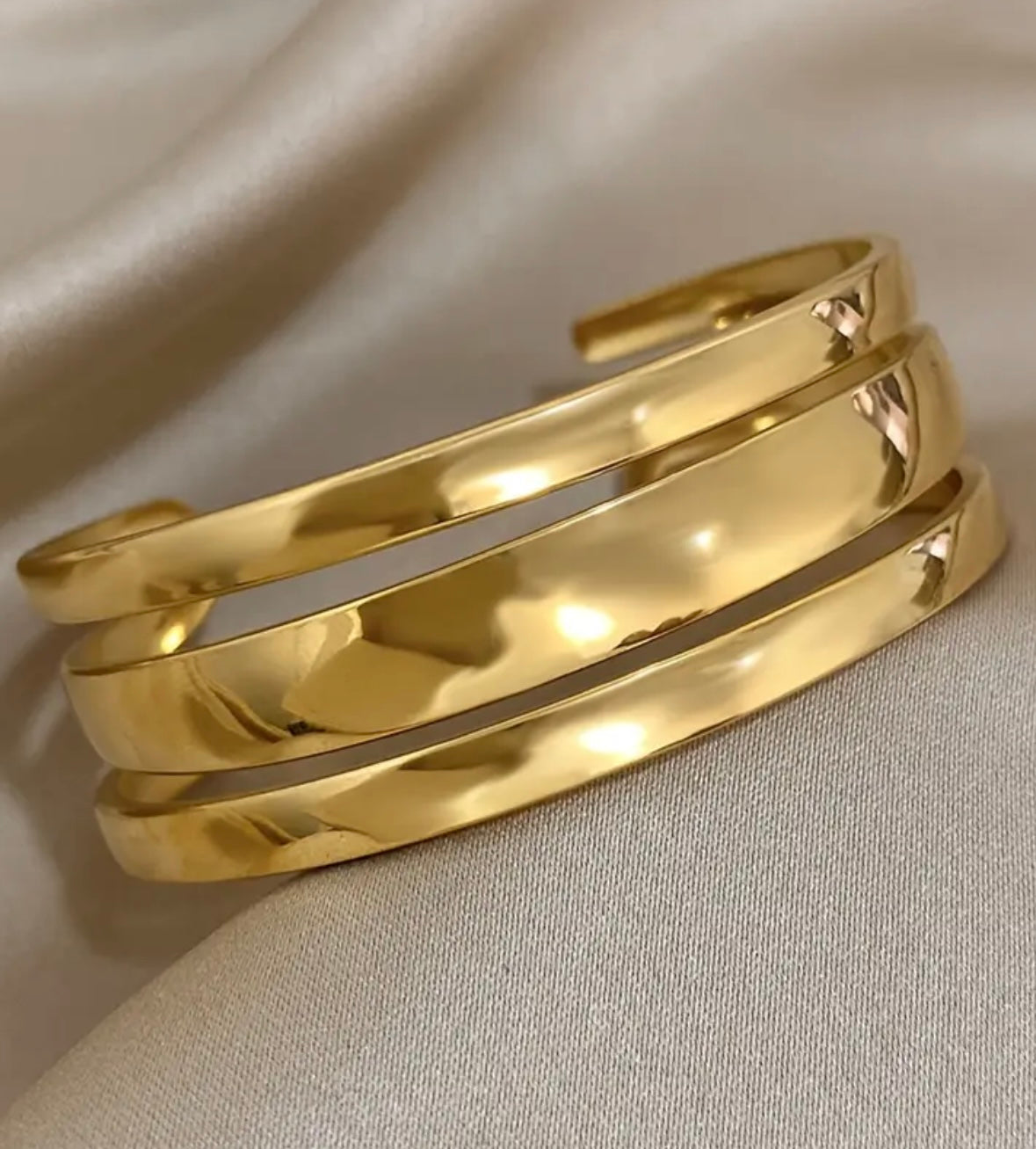 Chunky Glossy Opening Cuff Bracelet - Gold