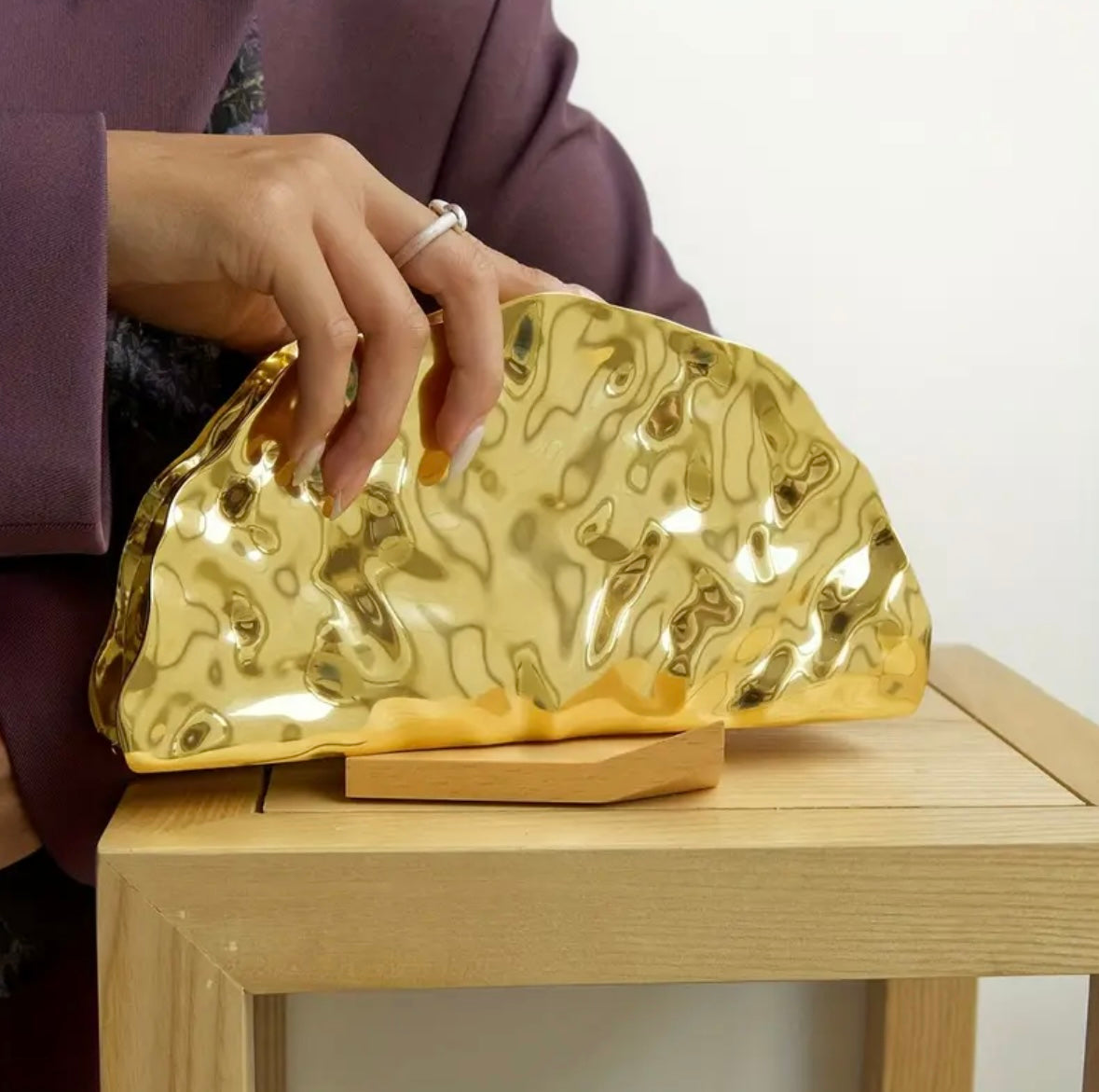 Luxury Shell Clutch - Golden