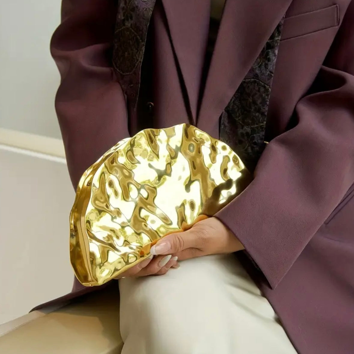 Luxury Shell Clutch - Golden