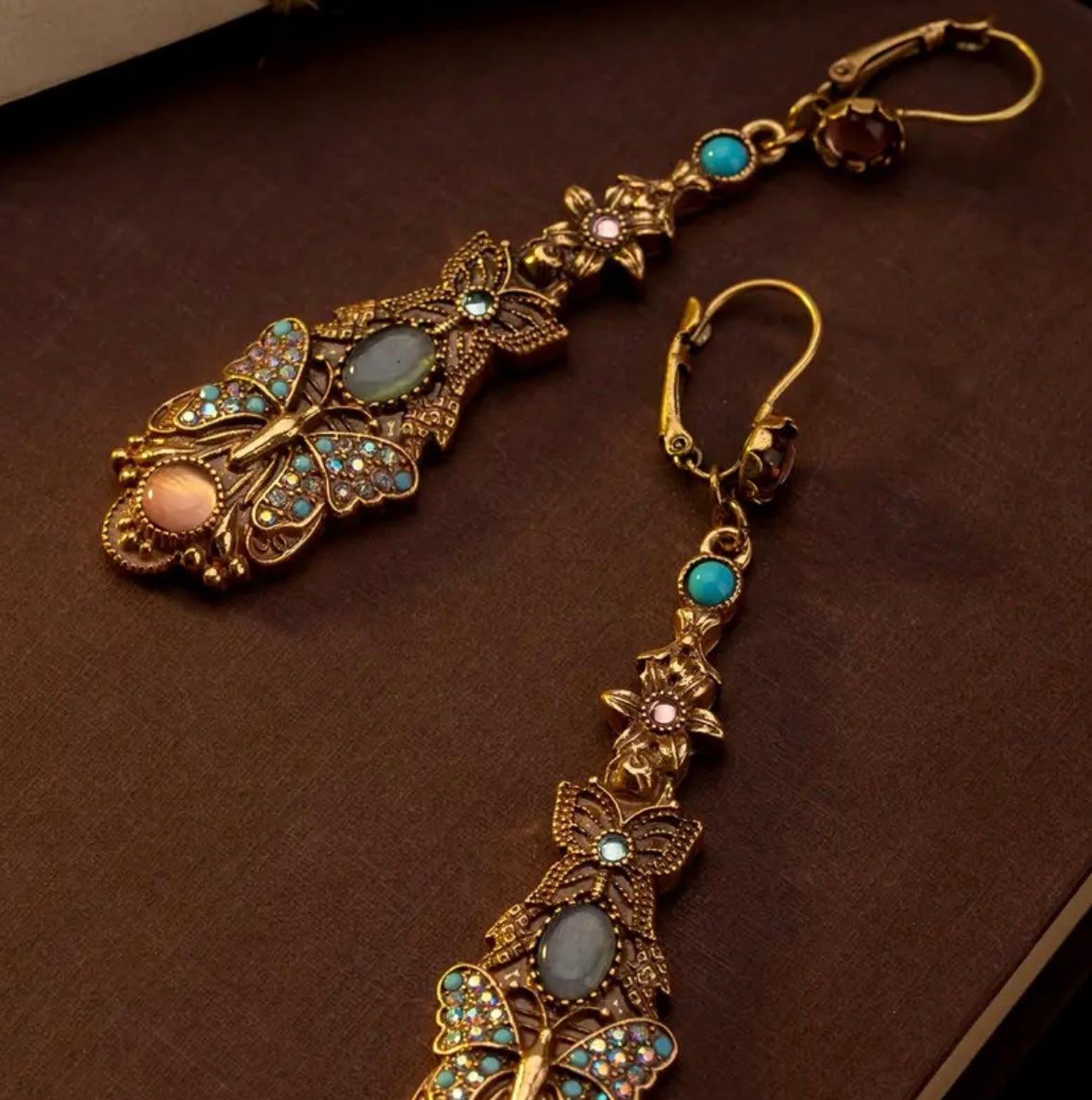 Vintage Butterfly dangle Earrings - Bronze